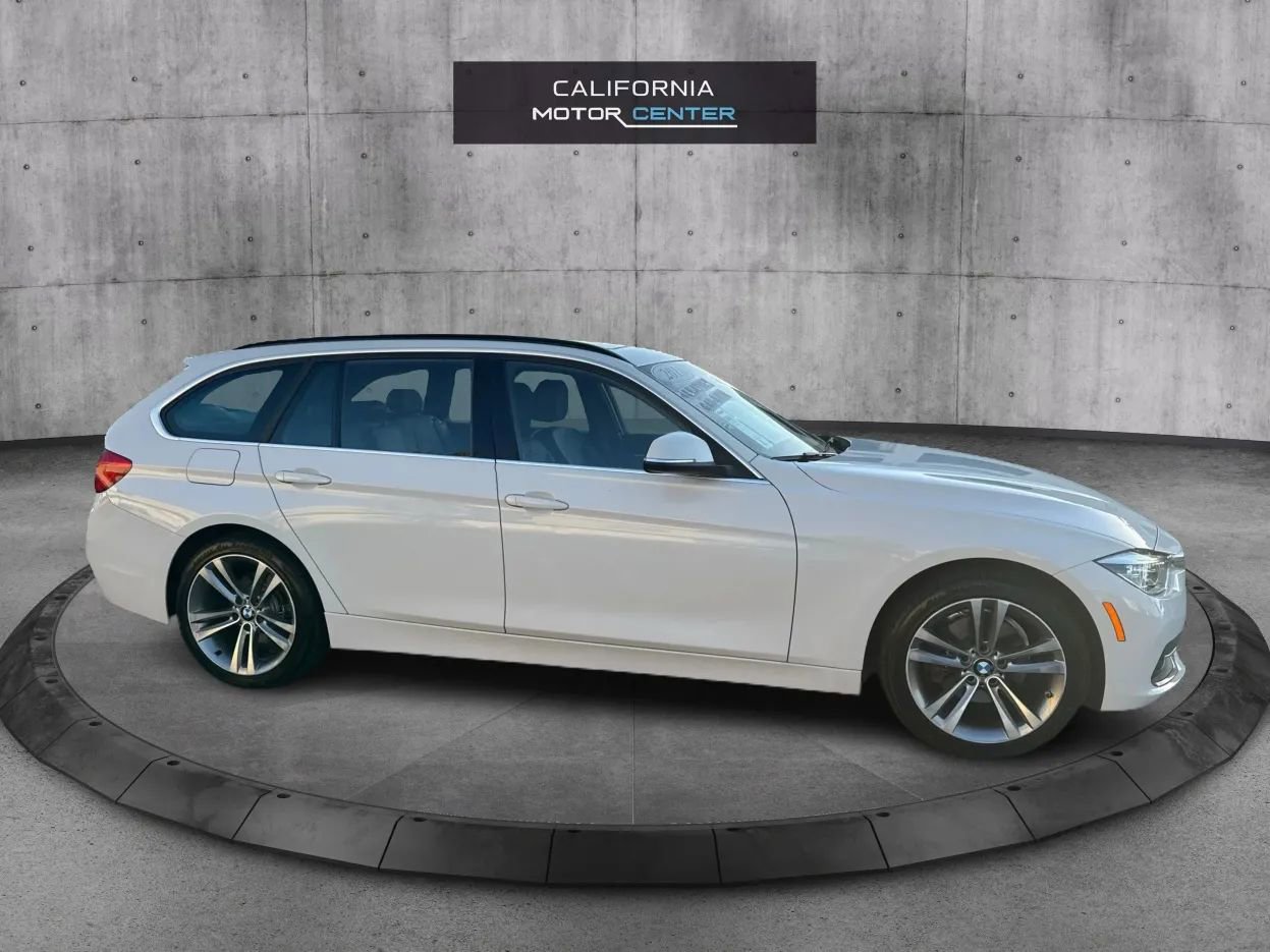 Used 2018 BMW 330i xDrive Wagon image 4