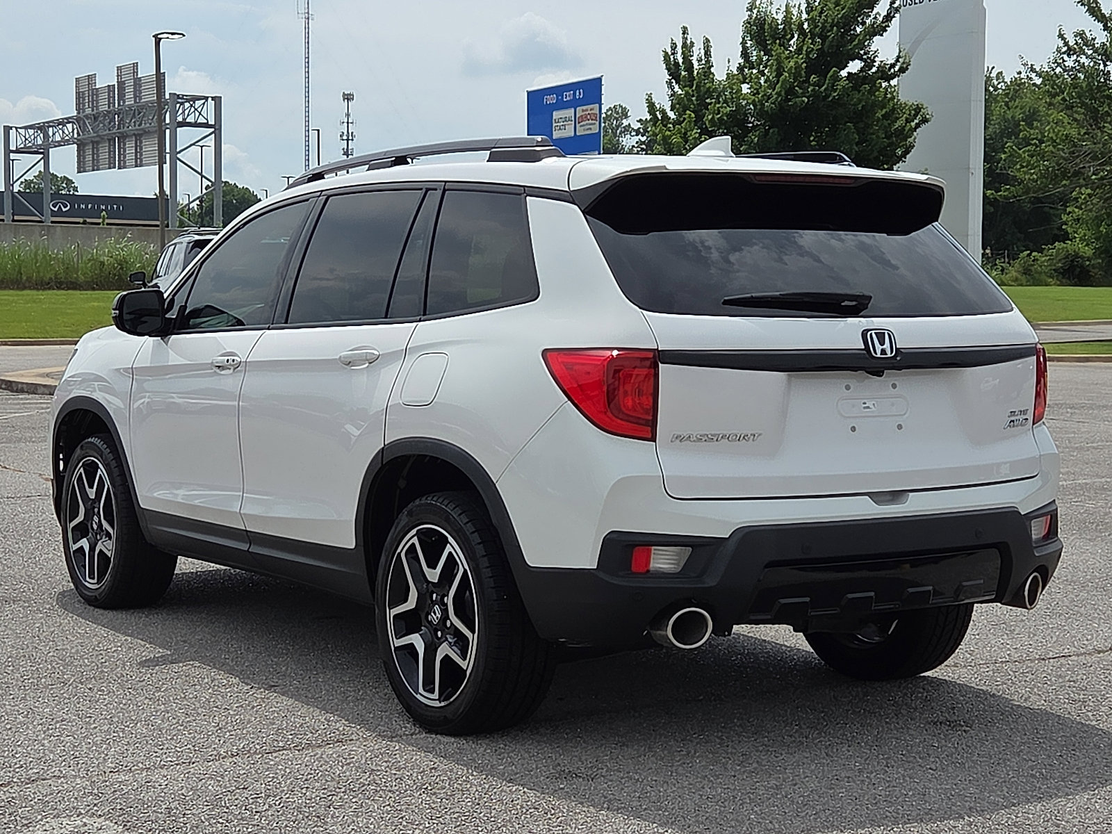 Used 2023 Honda Passport Elite image 4