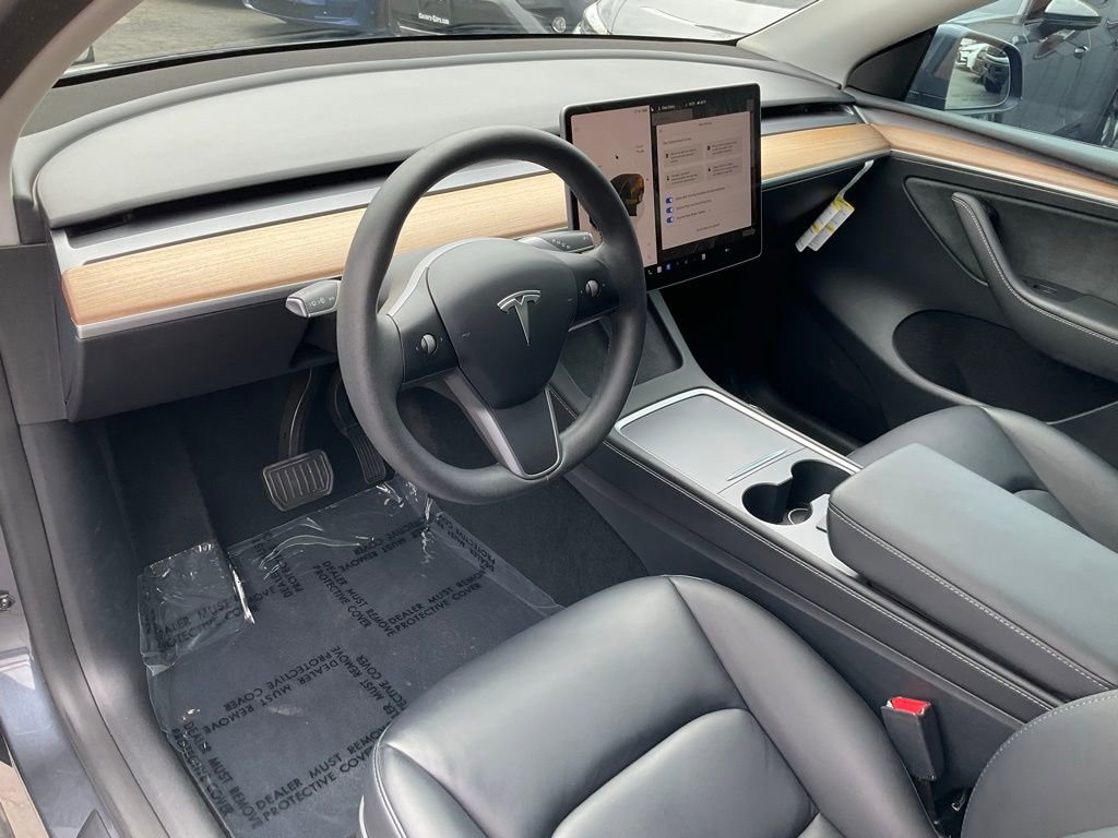 Used 2023 Tesla Model Y 2WD image 6