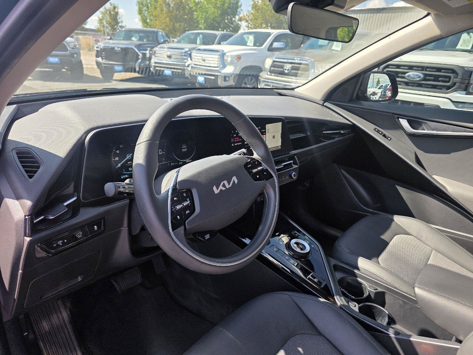 Used 2024 Kia Niro Wind w/ Wind Preserve Package FWD image 8