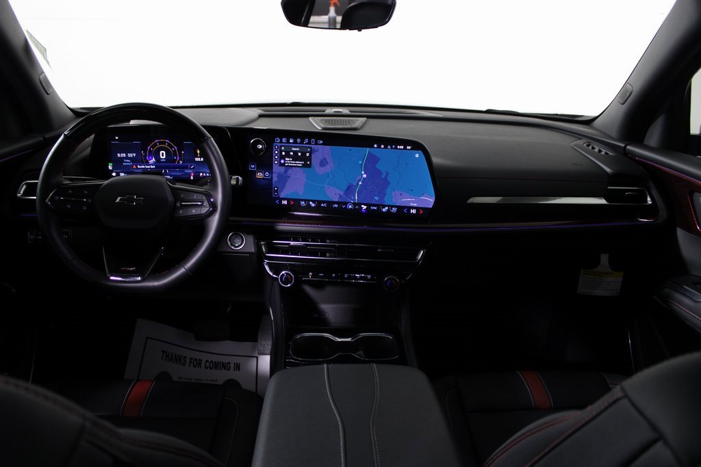 Used 2025 Chevrolet Traverse RS image 13