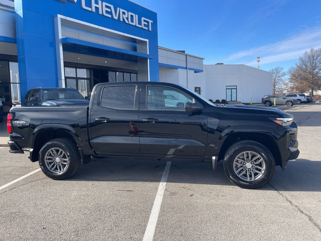 New 2025 Chevrolet Colorado LT w/ LT Convenience Package image 2