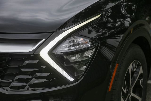 Used 2023 Kia Sportage EX image 6