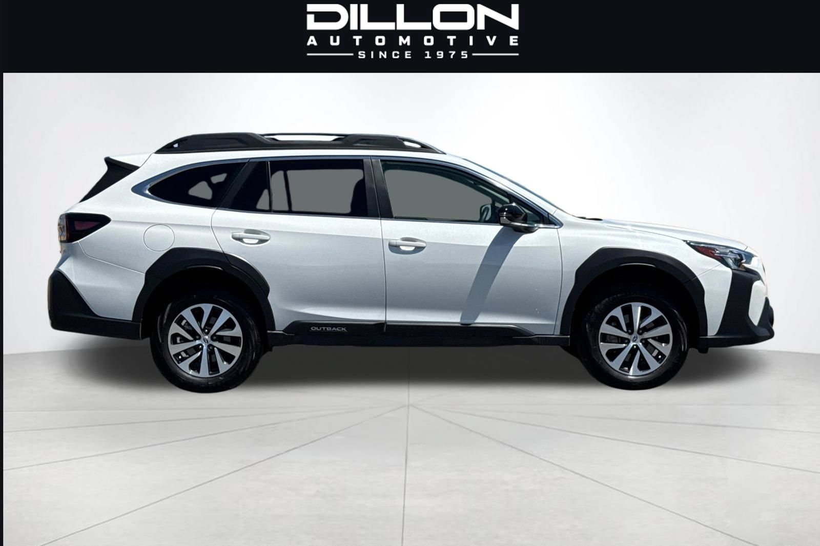 Used 2025 Subaru Outback Premium AWD/4WD image 3