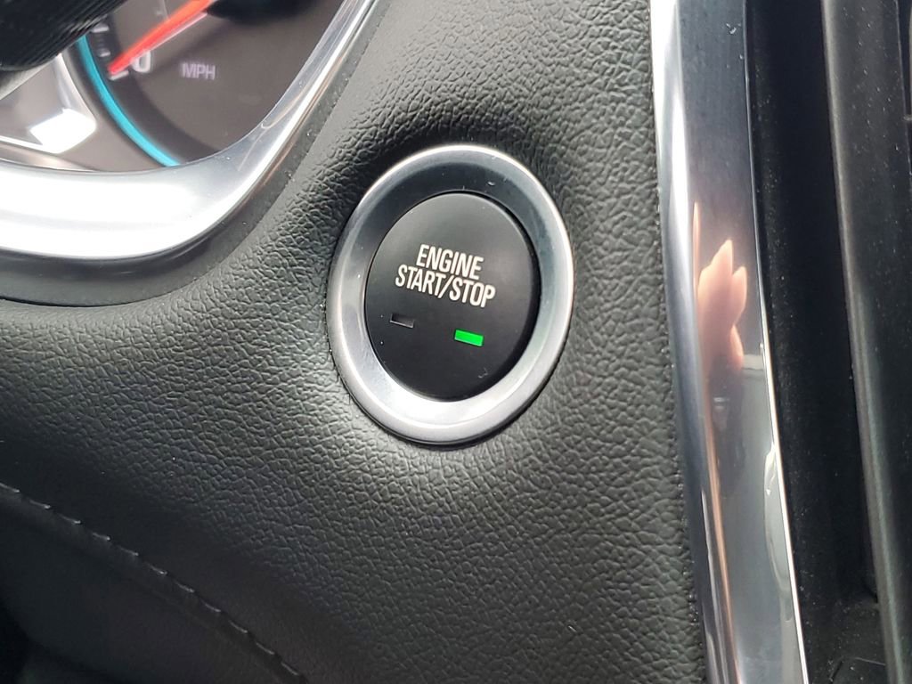 Used 2023 Chevrolet Traverse LT image 16