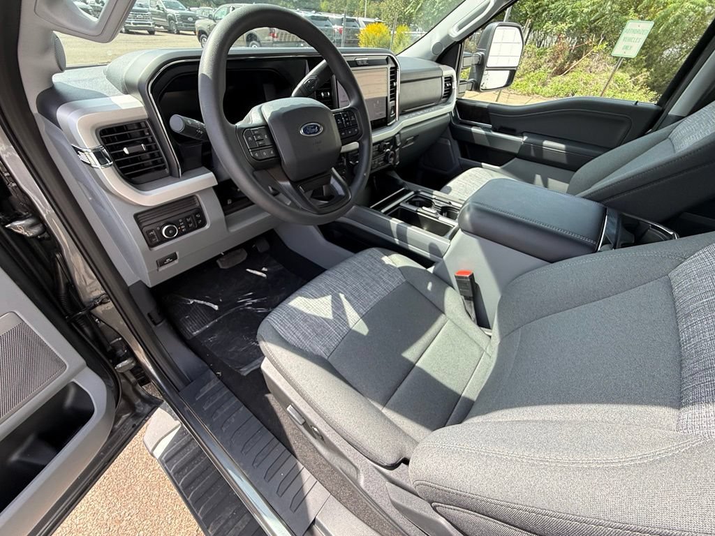 New 2026 Ford F250 XLT w/ XLT Premium Package AWD/4WD image 19