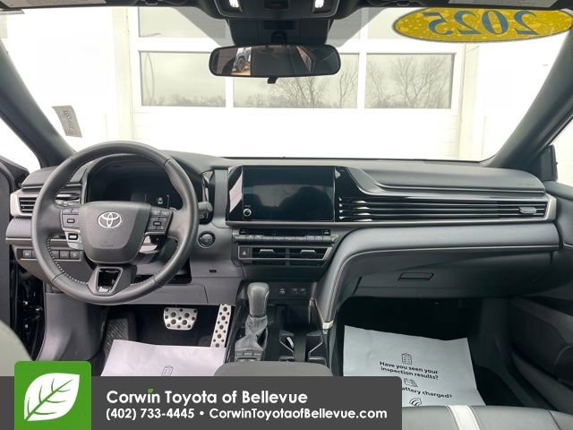 Used 2025 Toyota Camry SE image 18