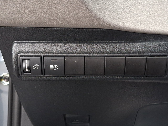 Used 2024 Toyota Corolla LE FWD image 27