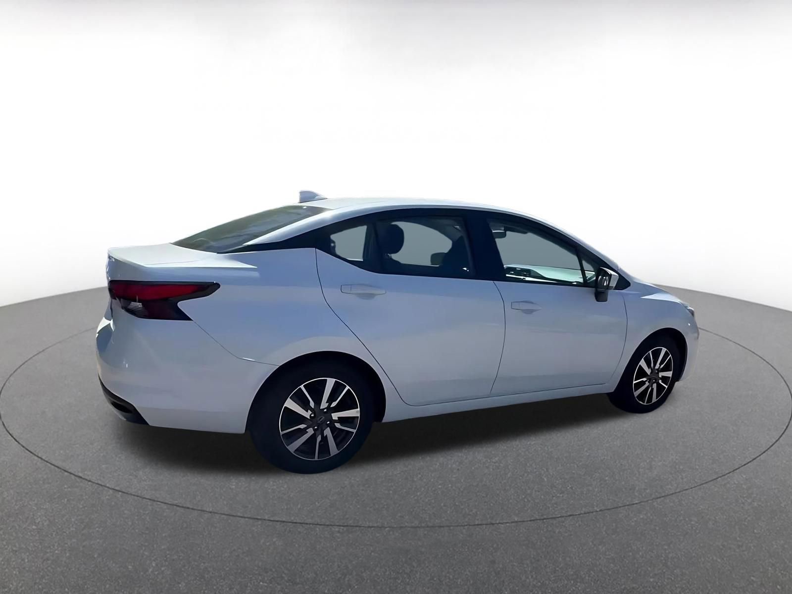 Used 2025 Nissan Versa SV image 15