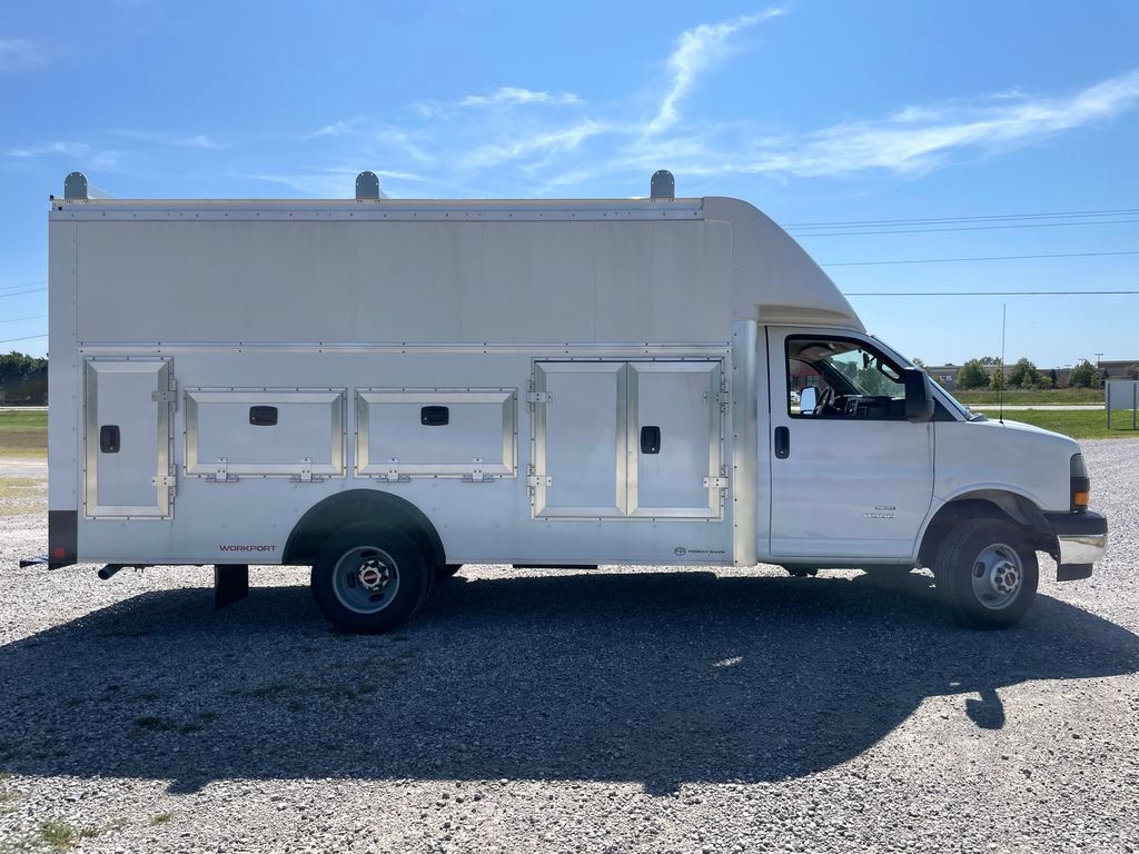 New 2025 GMC Savana 4500 w/ Power Convenience Package RWD image 21