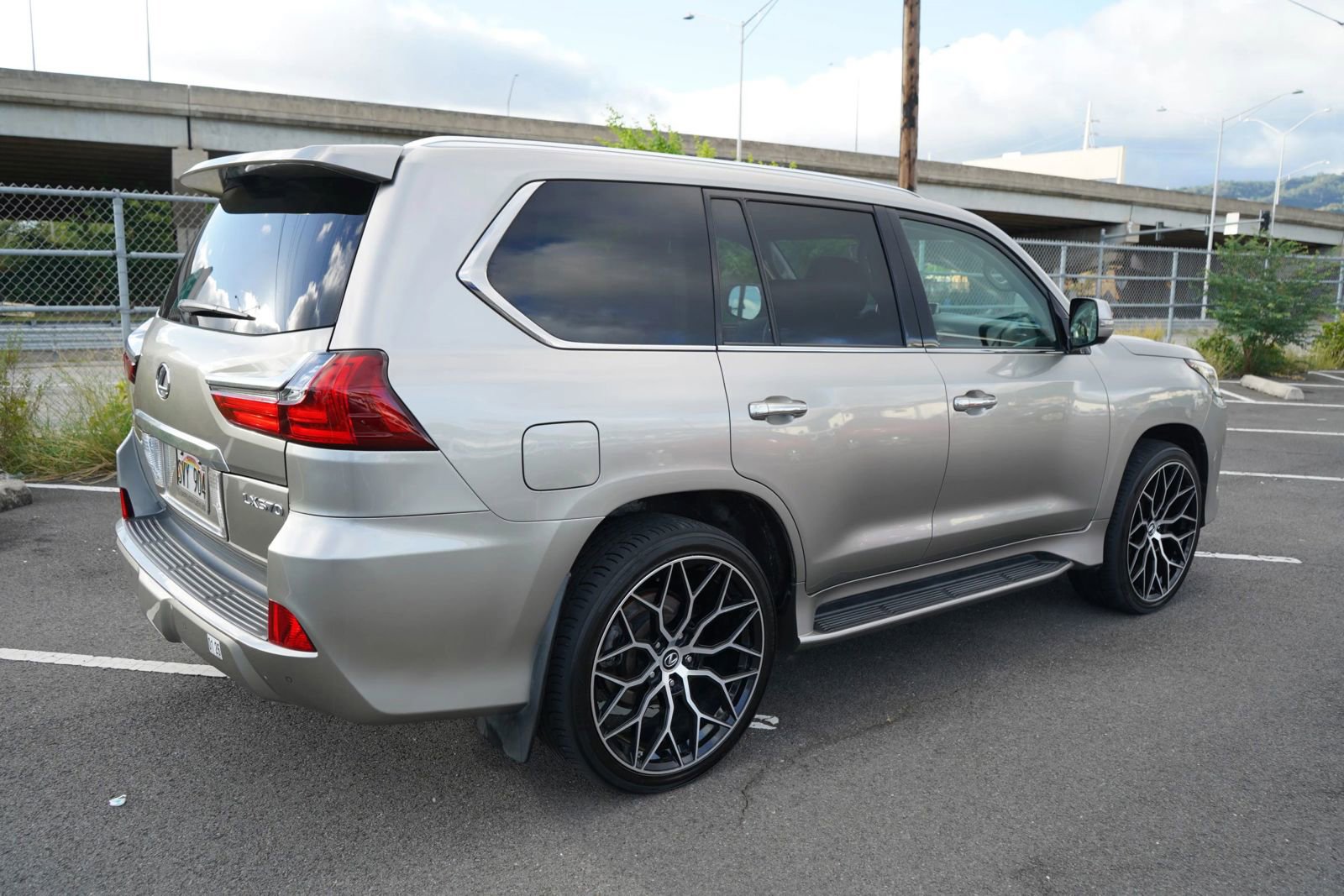 Used 2016 Lexus LX 570 4WD image 28