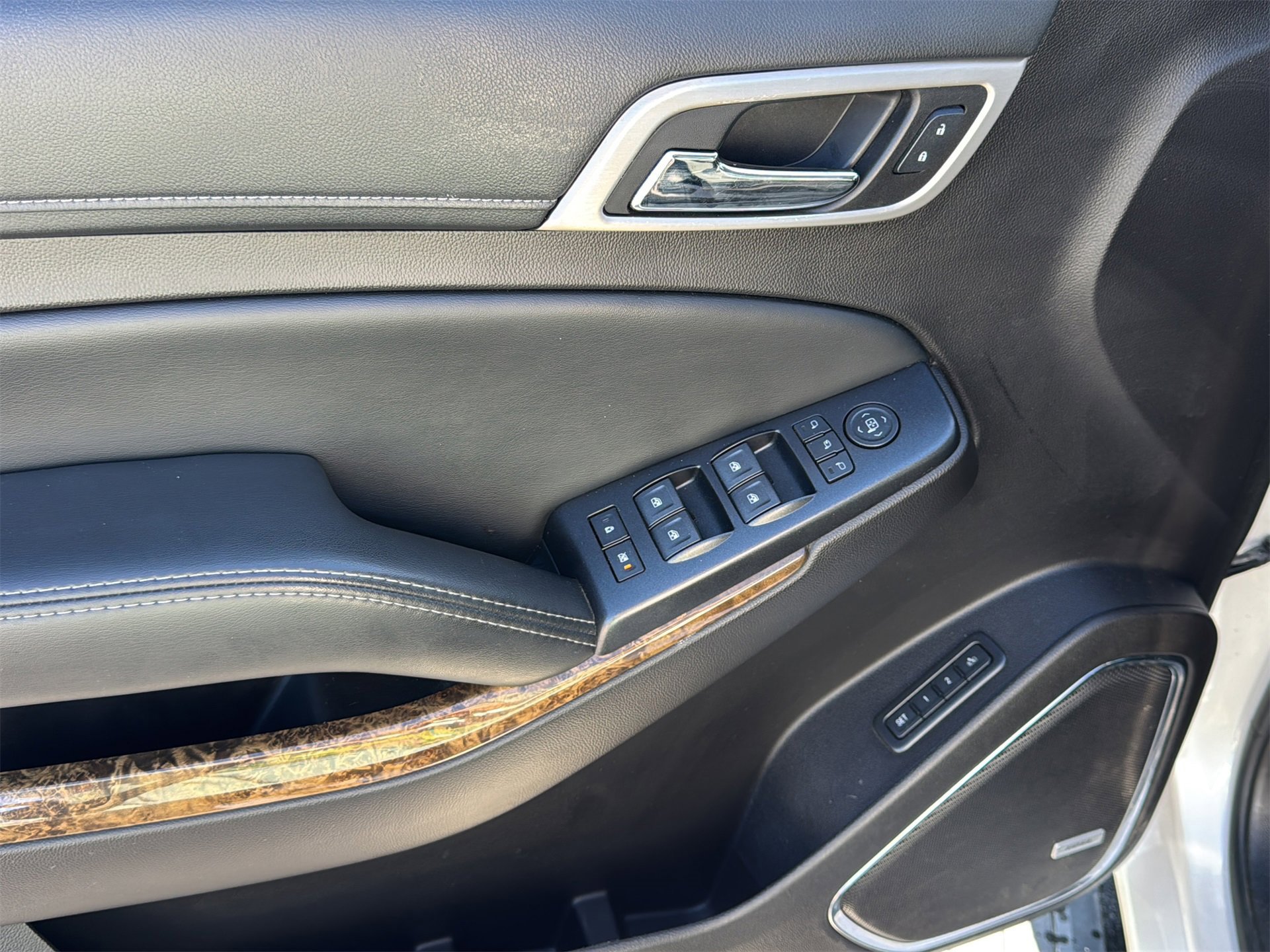 Used 2016 GMC Yukon XL Denali w/ Open Road Package image 25