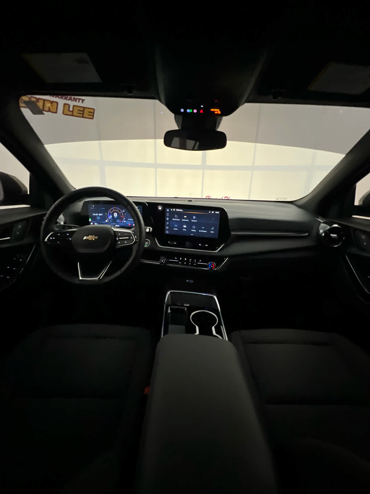Used 2025 Chevrolet Equinox LT FWD image 19