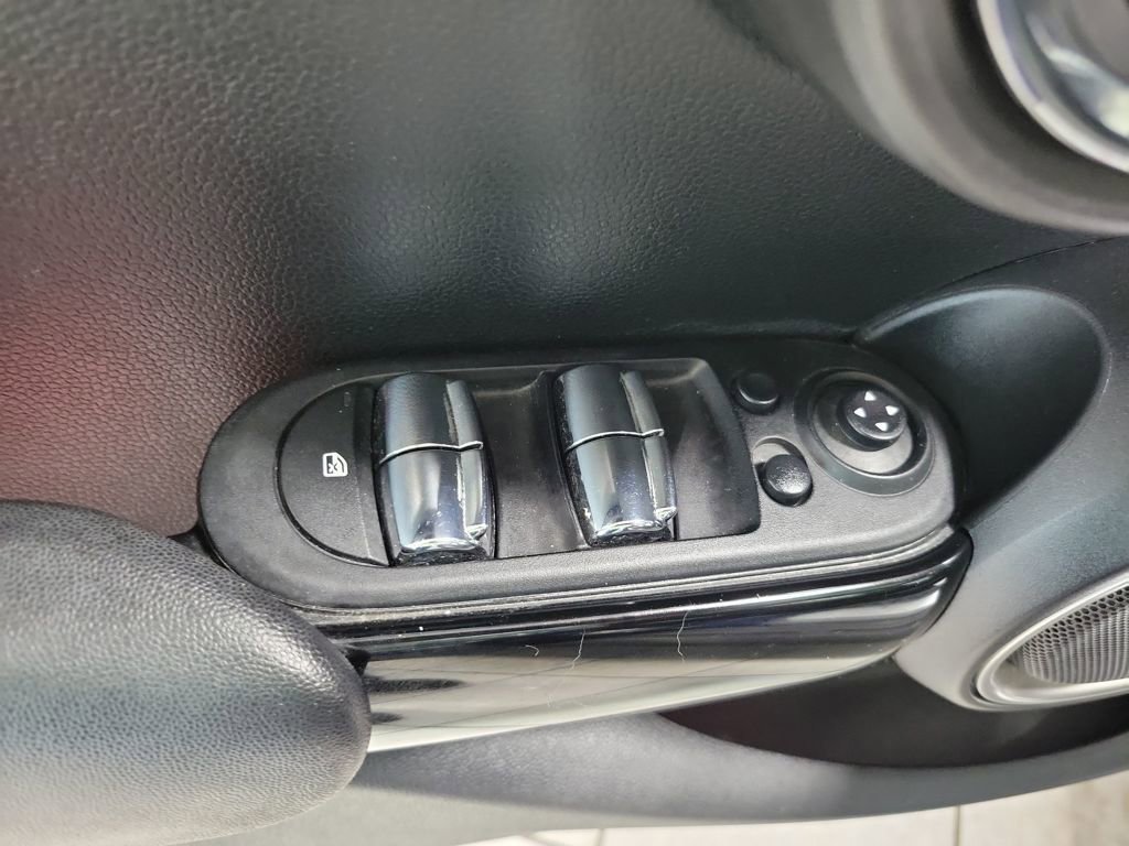 Used 2015 MINI Cooper S image 39