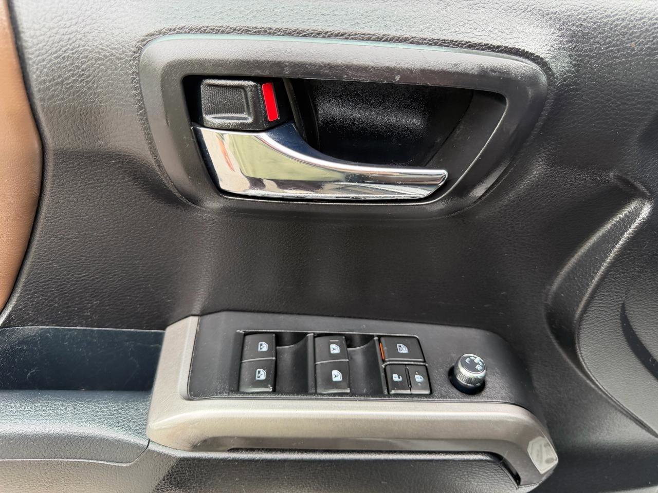 Used 2017 Toyota Tacoma Limited w/ Tow Package image 28