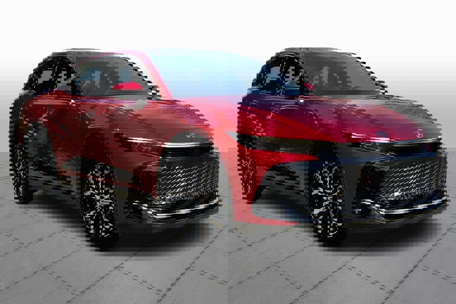 Used 2023 Toyota Crown Limited image 3