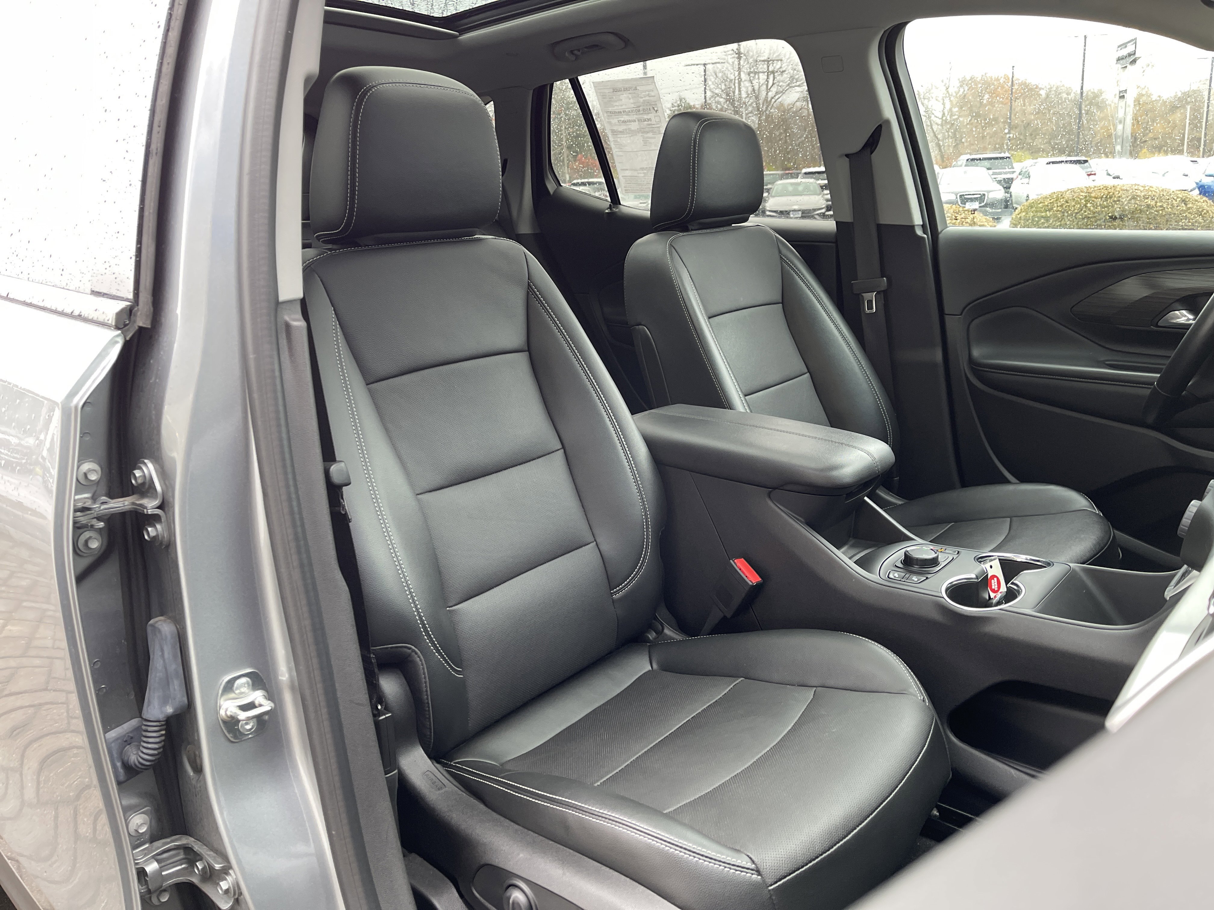 Used 2024 GMC Terrain SLT w/ Infotainment Package II image 38