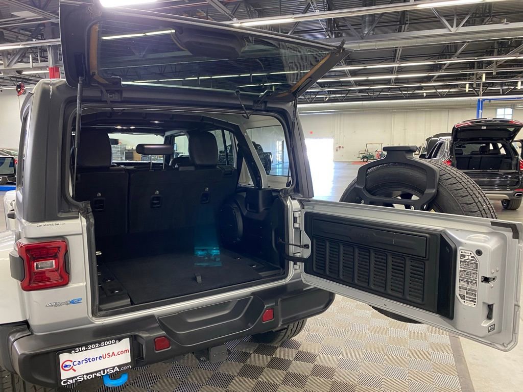 Used 2023 Jeep Wrangler Unlimited Sahara image 8
