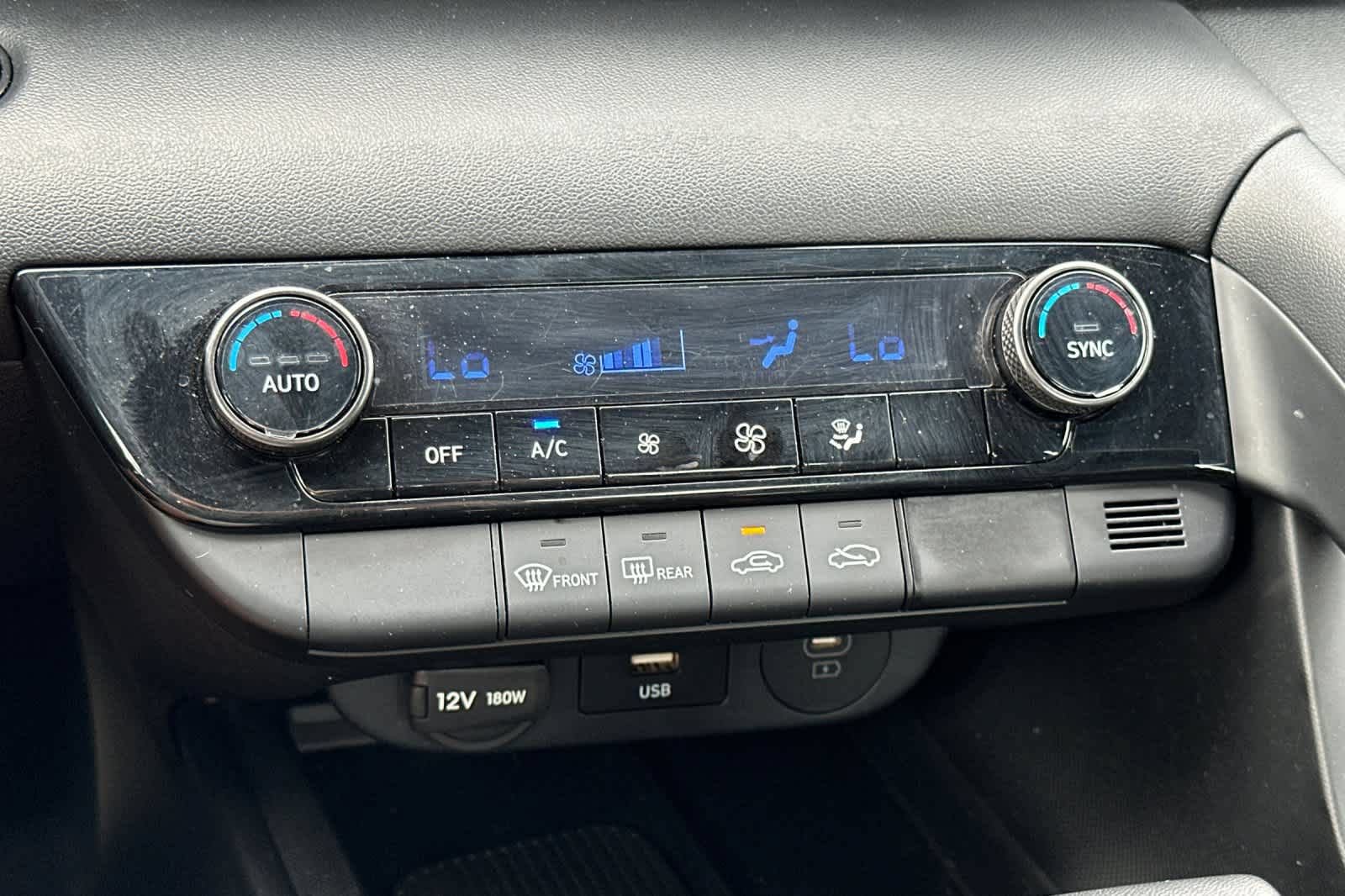 Used 2025 Hyundai Elantra Sport FWD image 19