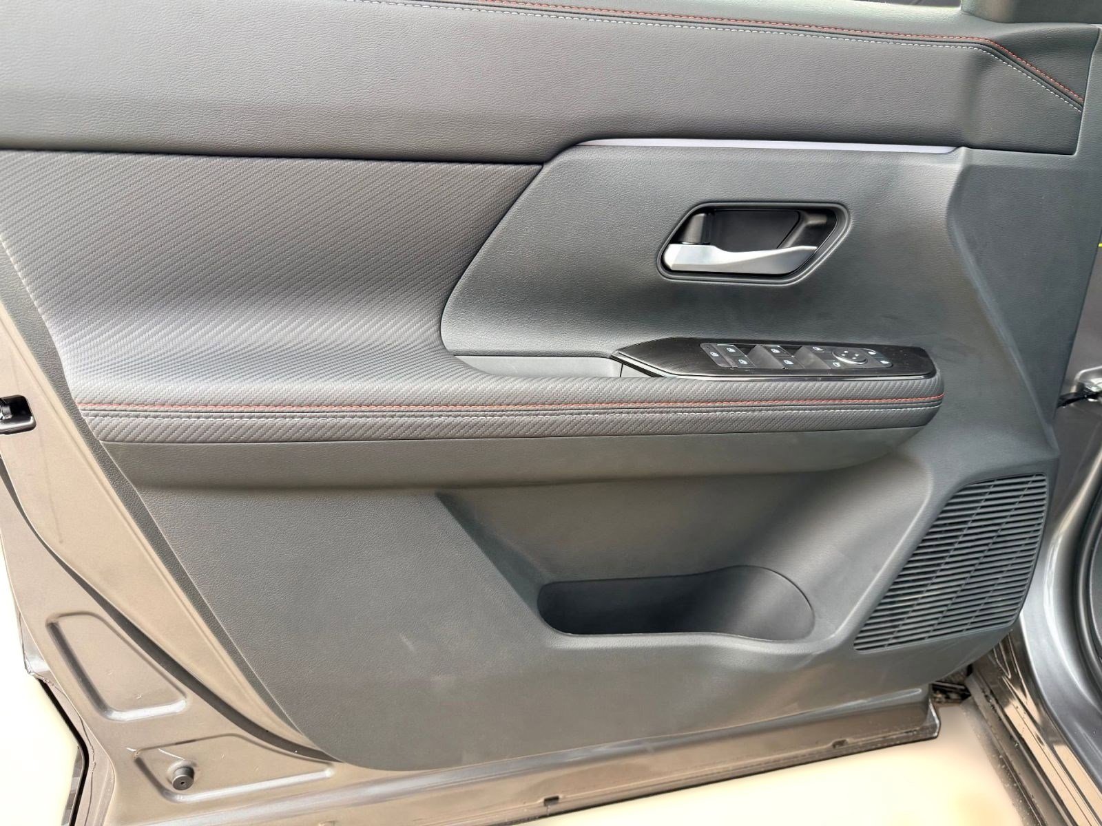 New 2026 Nissan Kicks SR w/ Cold Weather Package image 20