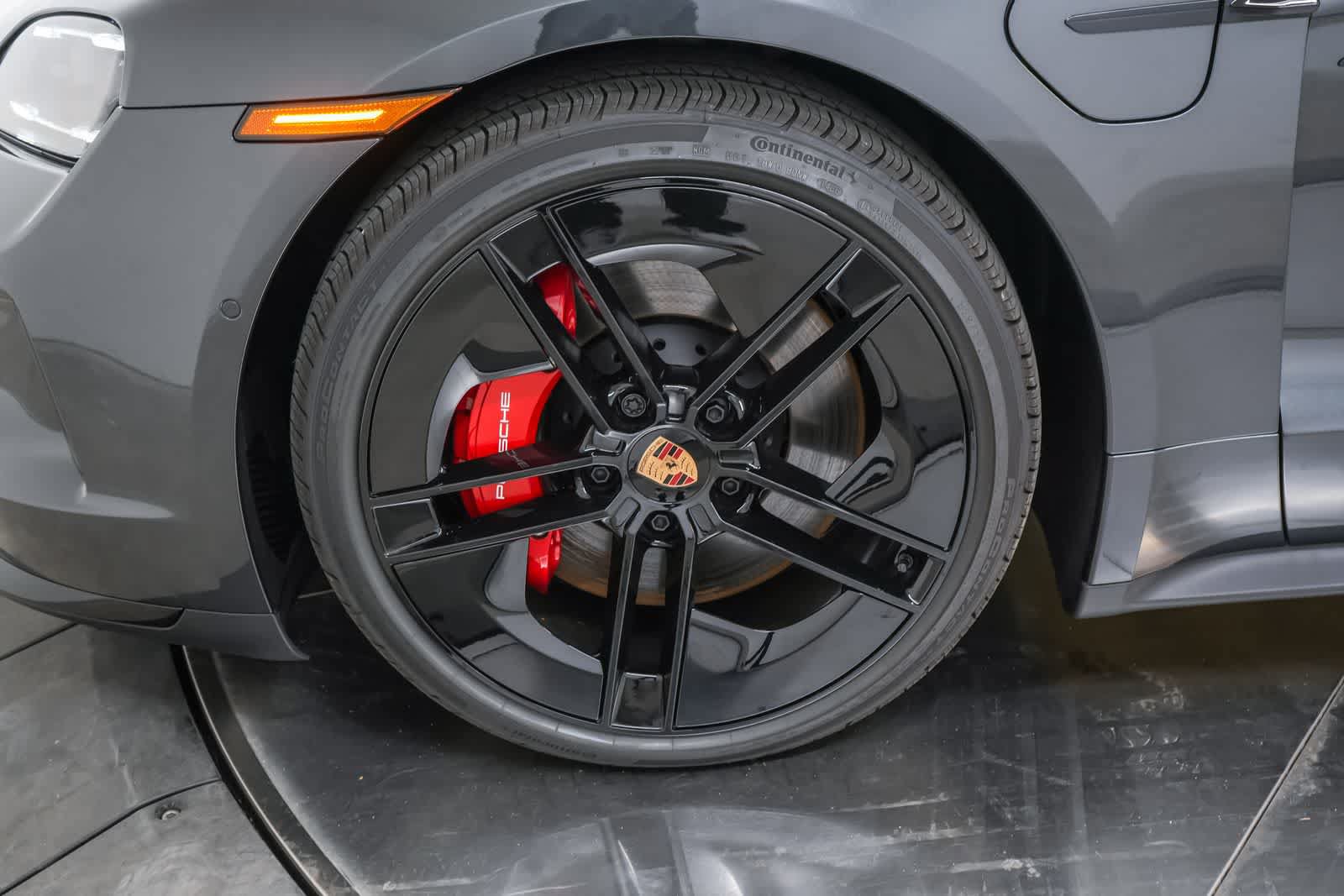 New 2026 Porsche Taycan GTS AWD/4WD image 13