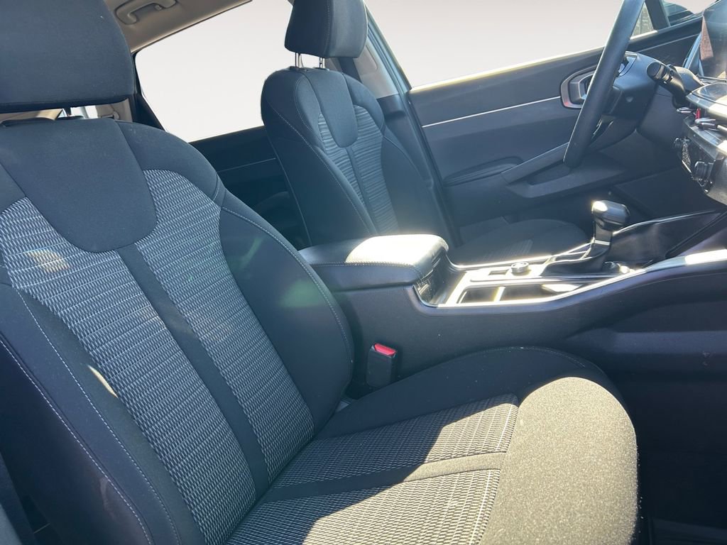 Used 2025 Kia Sorento LX image 15