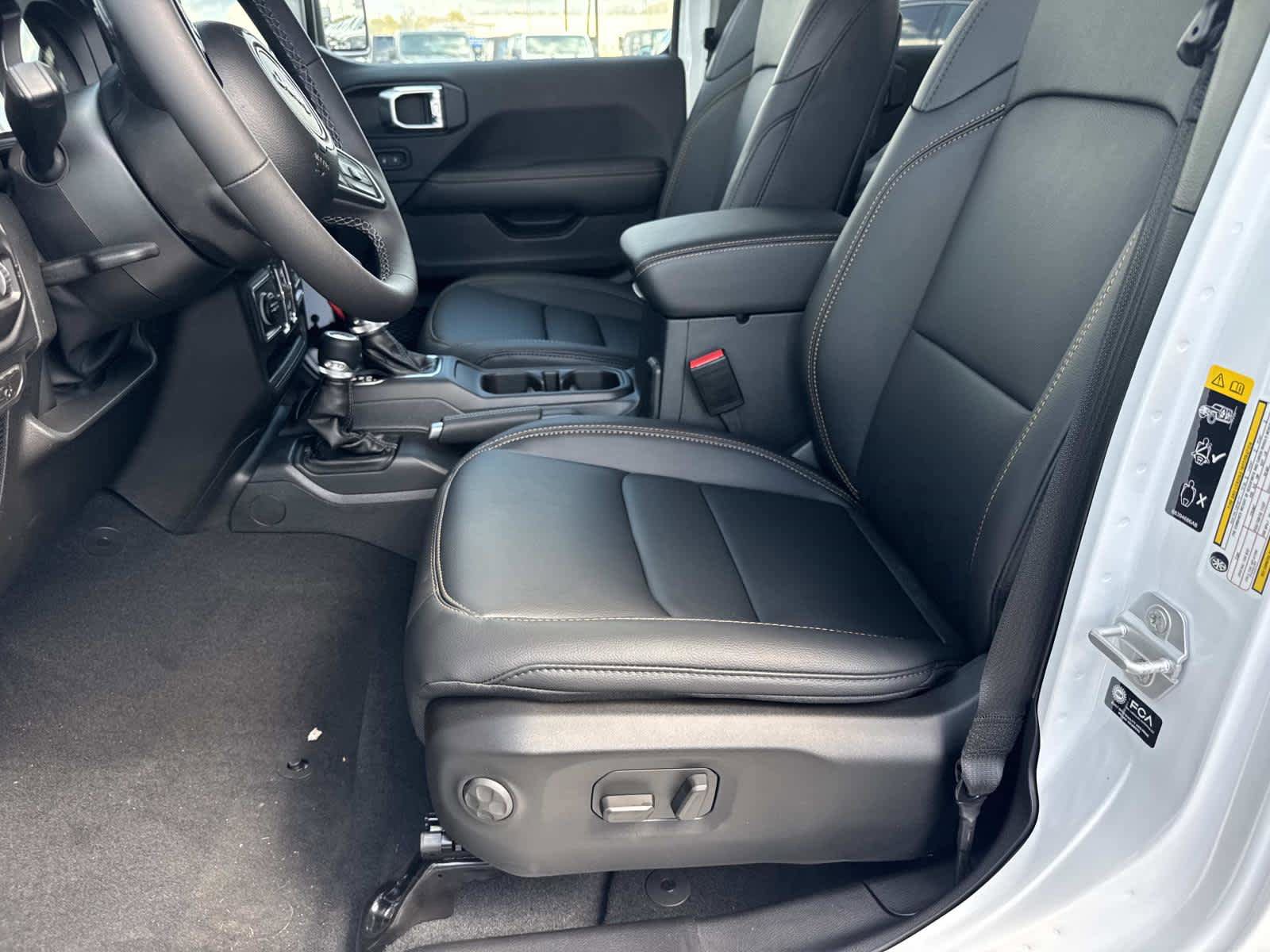New 2026 Jeep Gladiator Sport AWD/4WD image 11