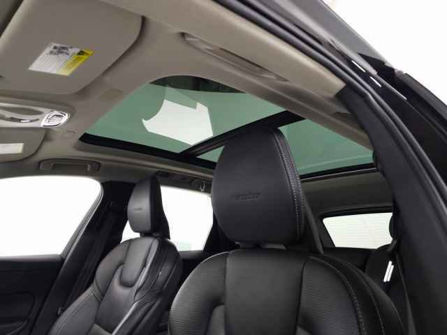 Used 2019 Volvo XC60 T8 Inscription image 17