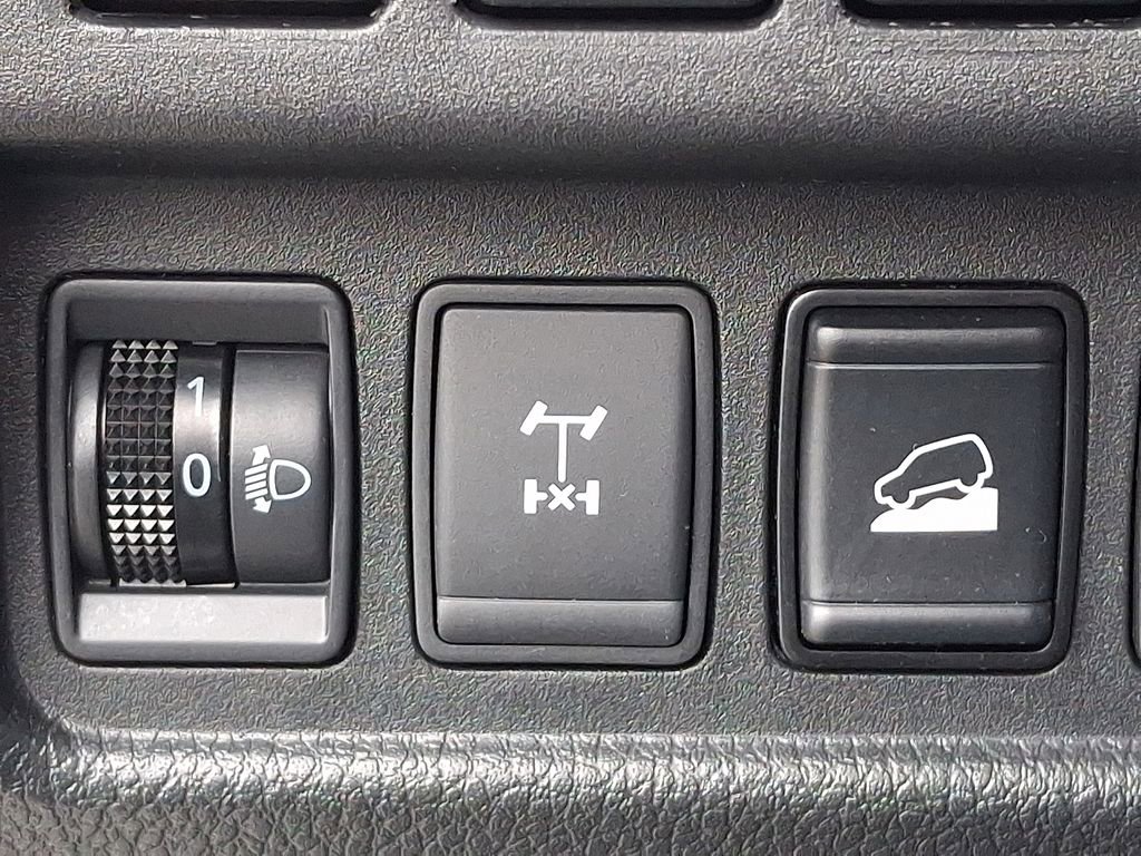 Used 2019 Nissan Titan PRO-4X w/ Pro-4x Convenience Package AWD/4WD image 26