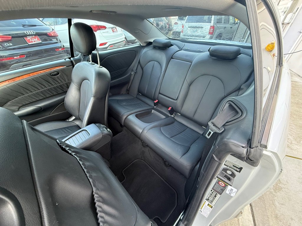Used 2009 Mercedes-Benz CLK 550 Coupe w/ Premium I Pkg image 13