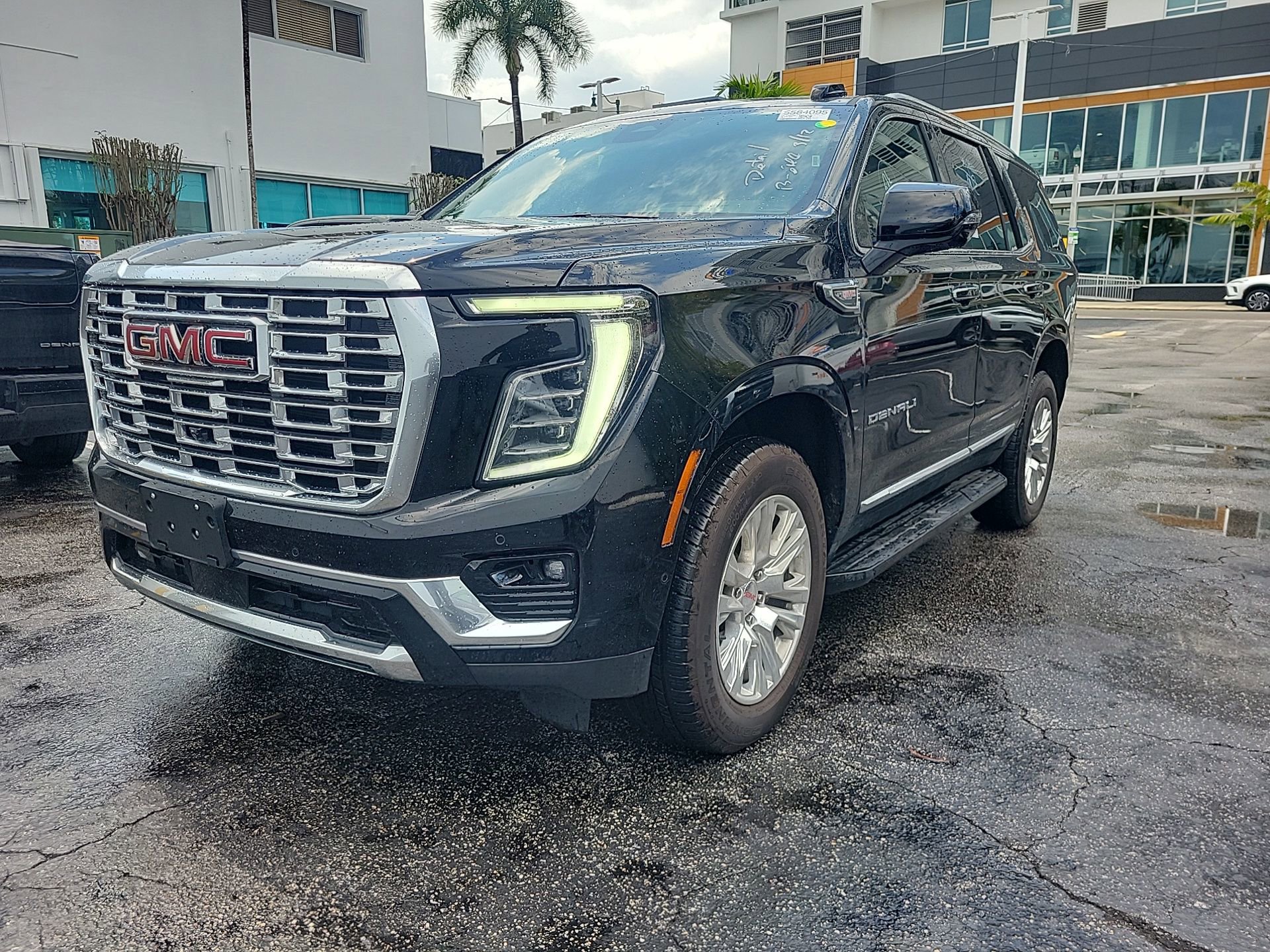 Used 2025 GMC Yukon Denali AWD/4WD image 2