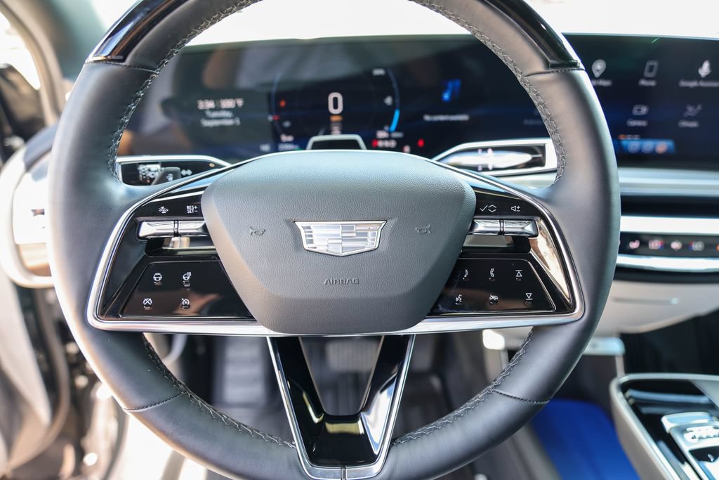 Used 2024 Cadillac Lyriq Luxury AWD/4WD image 11