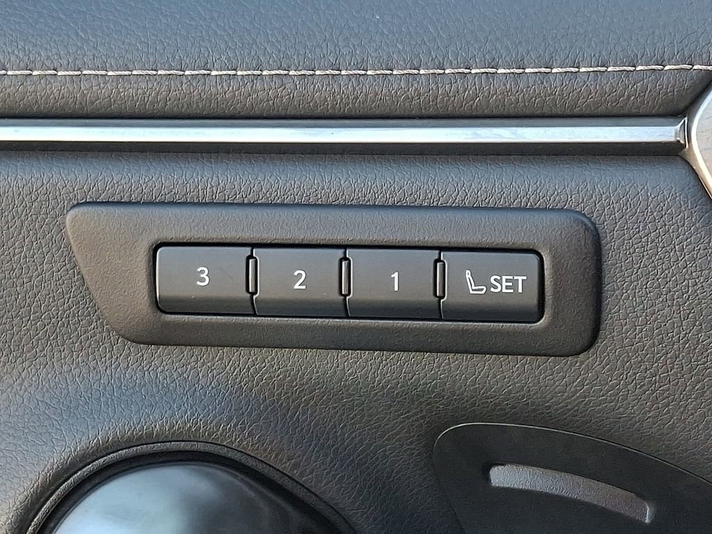 Used 2021 Lexus ES 300h w/ Accessory Package 2 image 27