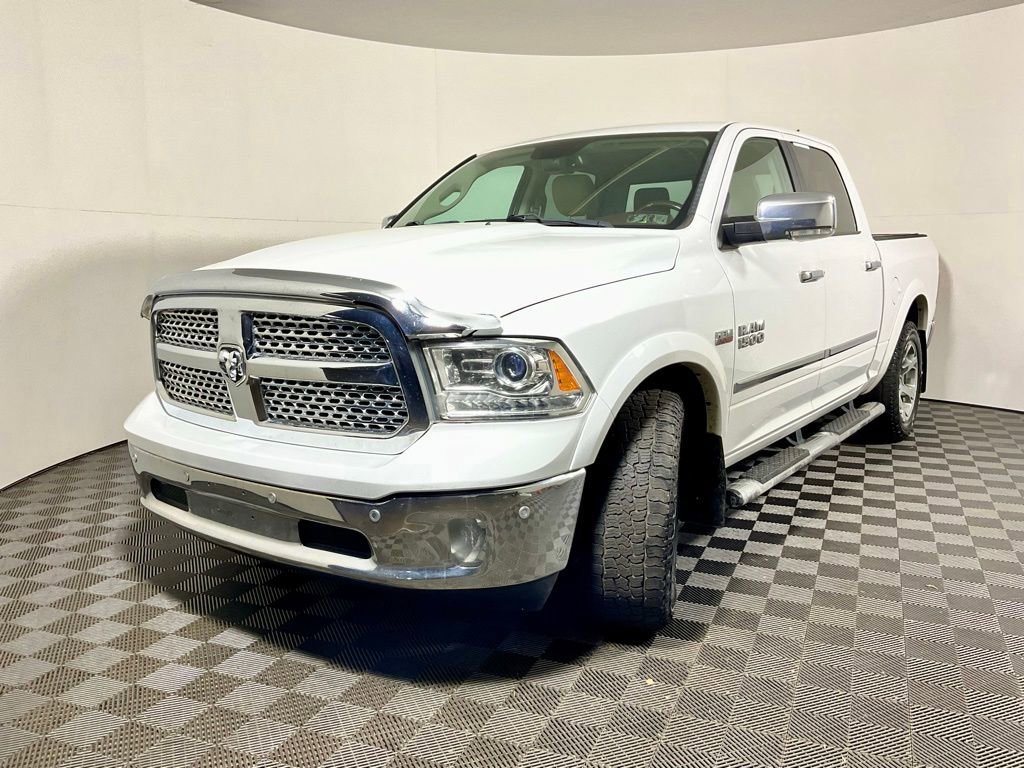 Used 2018 RAM 1500 Laramie w/ Convenience Group AWD/4WD image 2