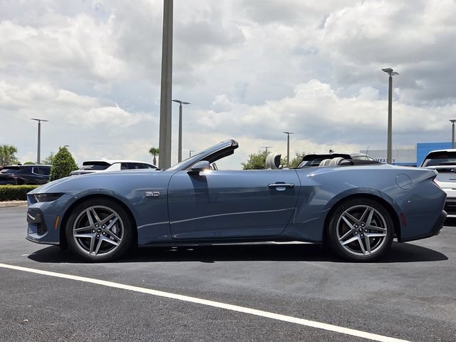 Used 2025 Ford Mustang GT Premium RWD image 3