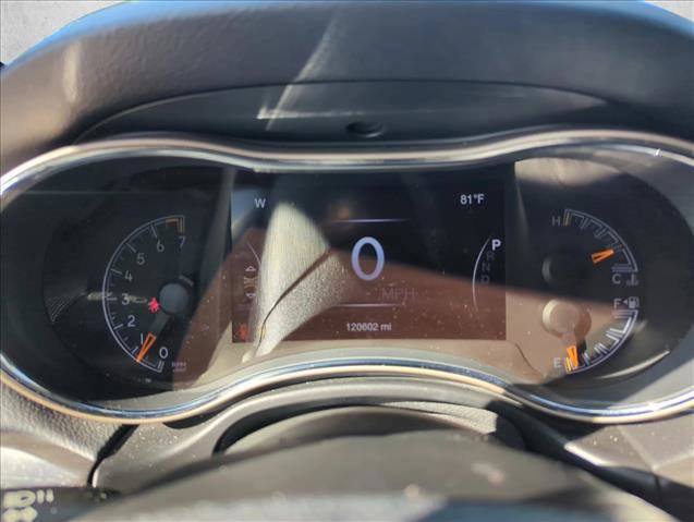 Used 2017 Jeep Grand Cherokee Limited w/ Luxury Group II image 6