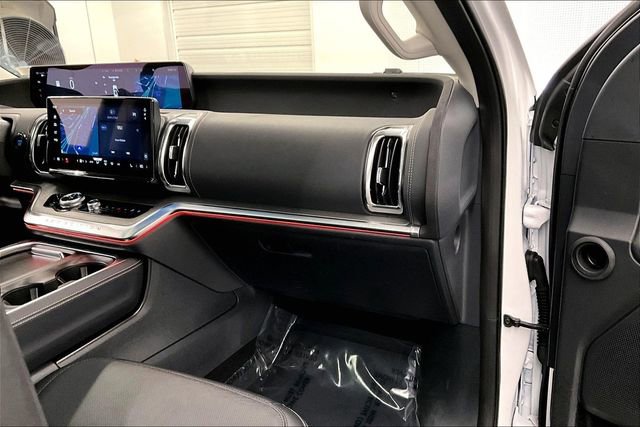 Used 2025 Ford Expedition Max Platinum image 19