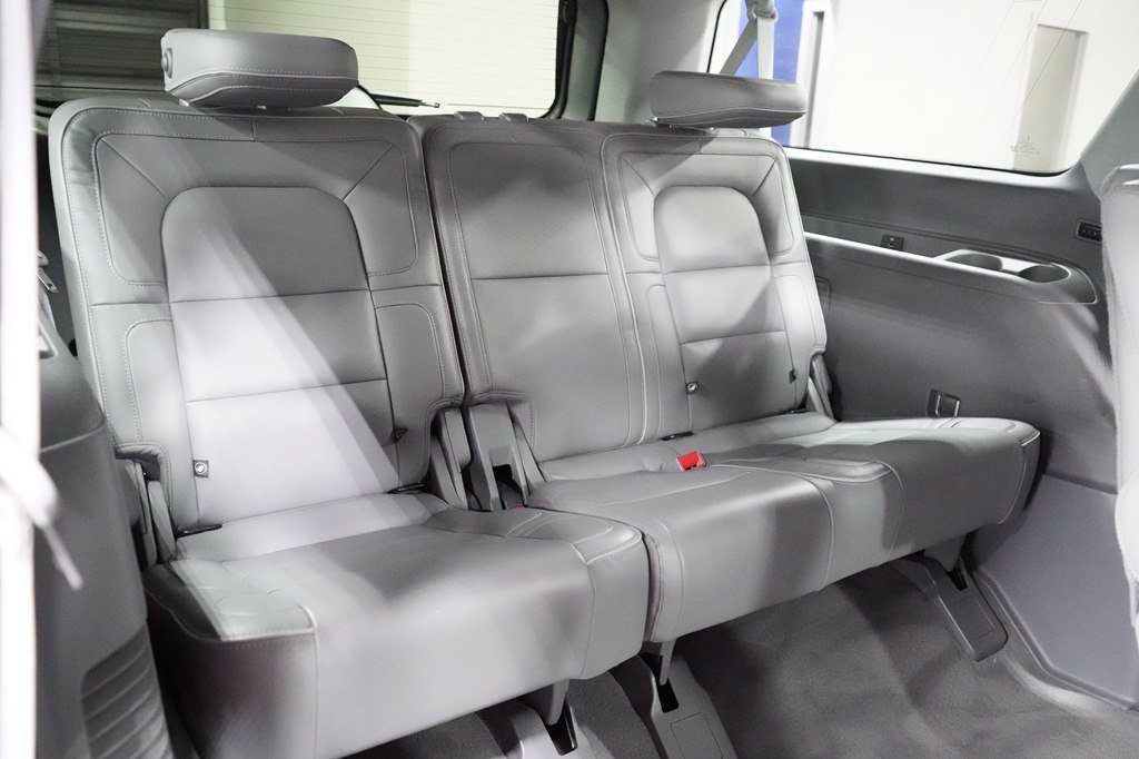Used 2019 Lincoln Navigator L Select RWD image 29
