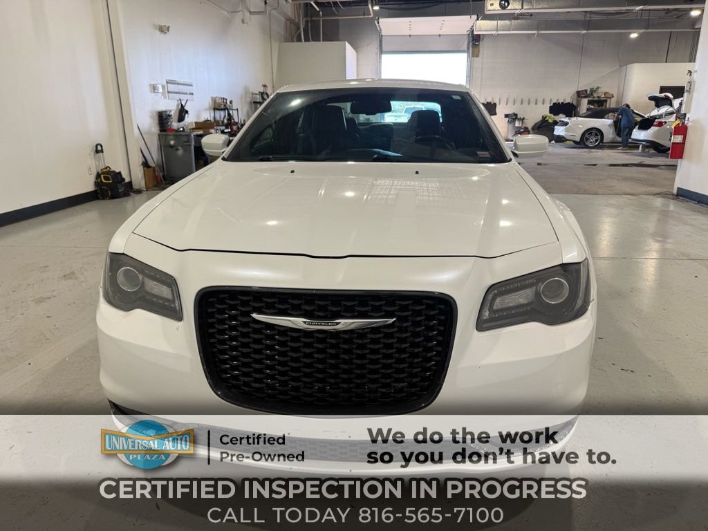 Used 2016 Chrysler 300 S video 1