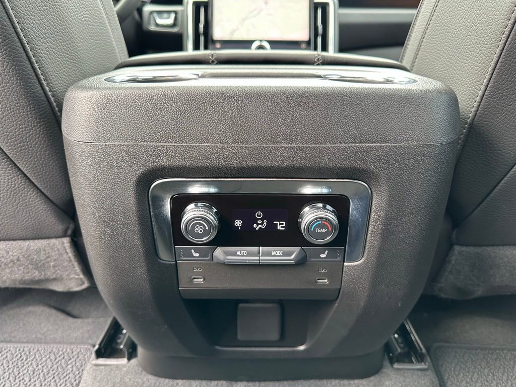 Used 2025 GMC Yukon XL Denali w/ Sun & Power Step Package image 8