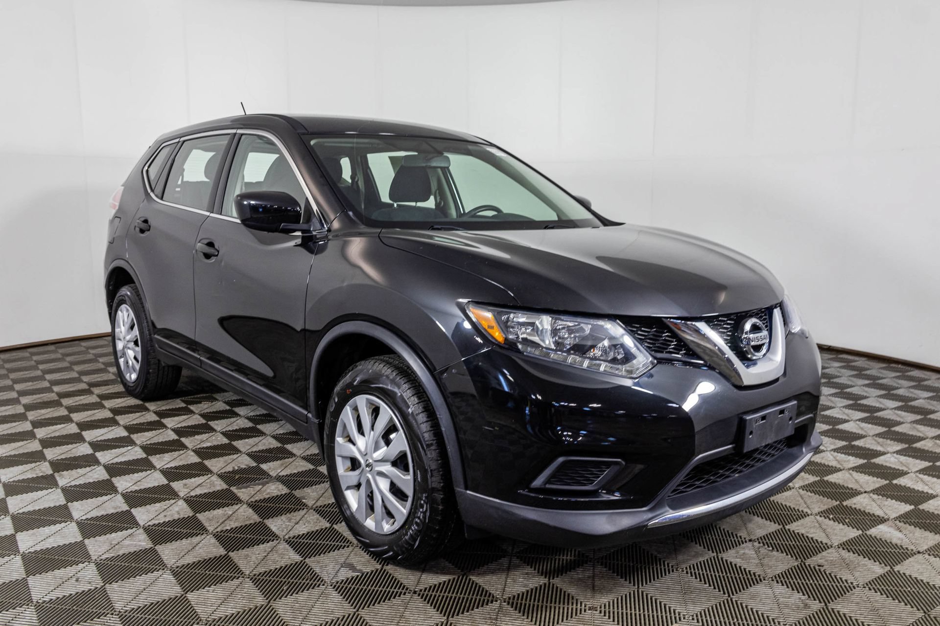 Used 2016 Nissan Rogue S AWD/4WD image 10