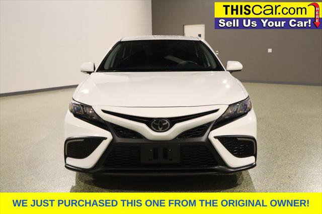 Used 2023 Toyota Camry SE FWD image 2