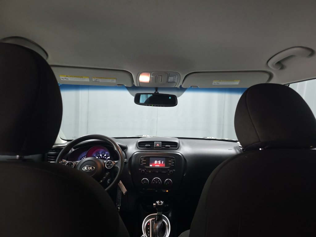 Used 2015 Kia Soul FWD image 12