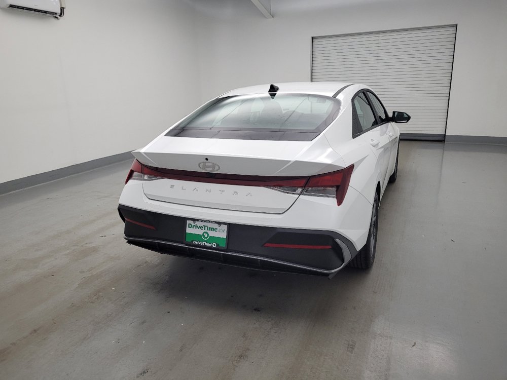 Used 2024 Hyundai Elantra SEL FWD image 7