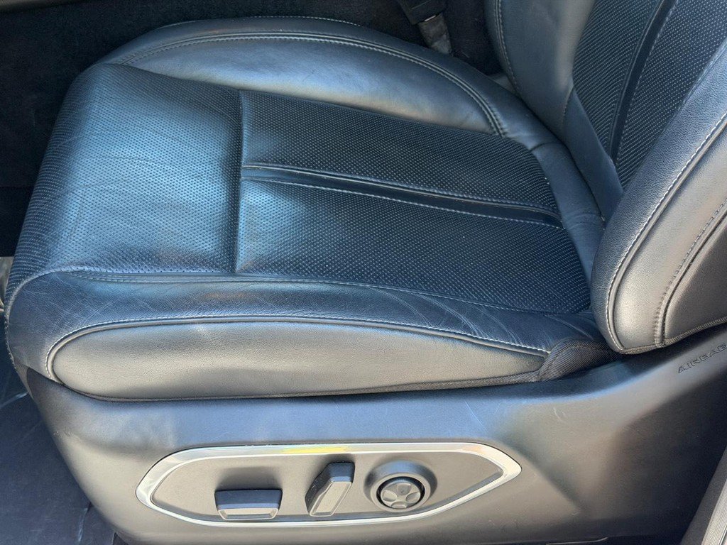Used 2022 Jeep Wagoneer Series II AWD/4WD image 23