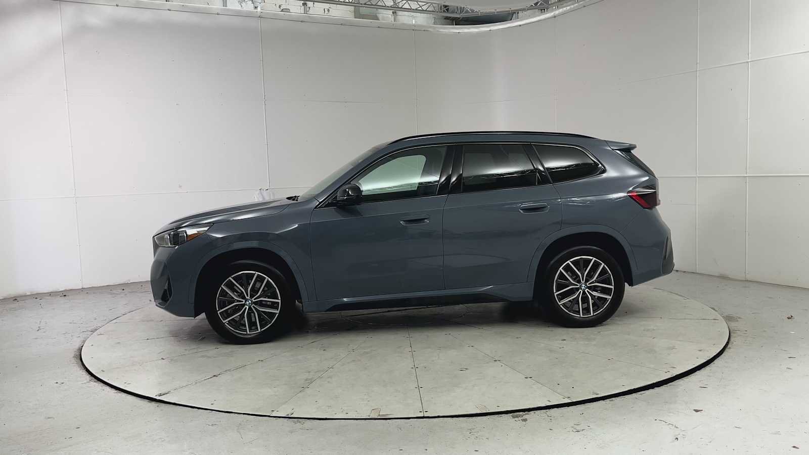 Used 2023 BMW X1 xDrive28i w/ Premium Package image 5