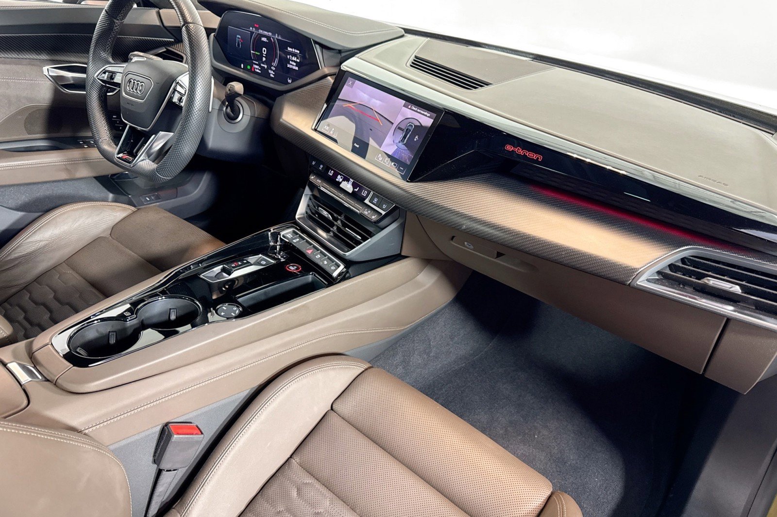 Used 2024 Audi RS e-tron GT image 27