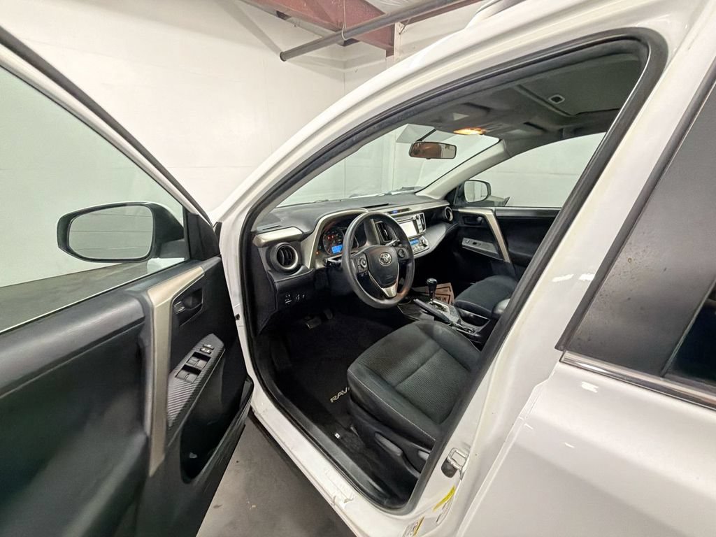 Used 2013 Toyota RAV4 XLE FWD image 10
