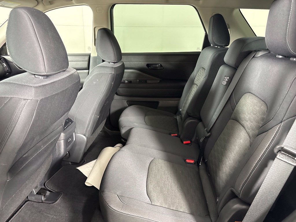 Used 2024 Nissan Pathfinder SV FWD image 37