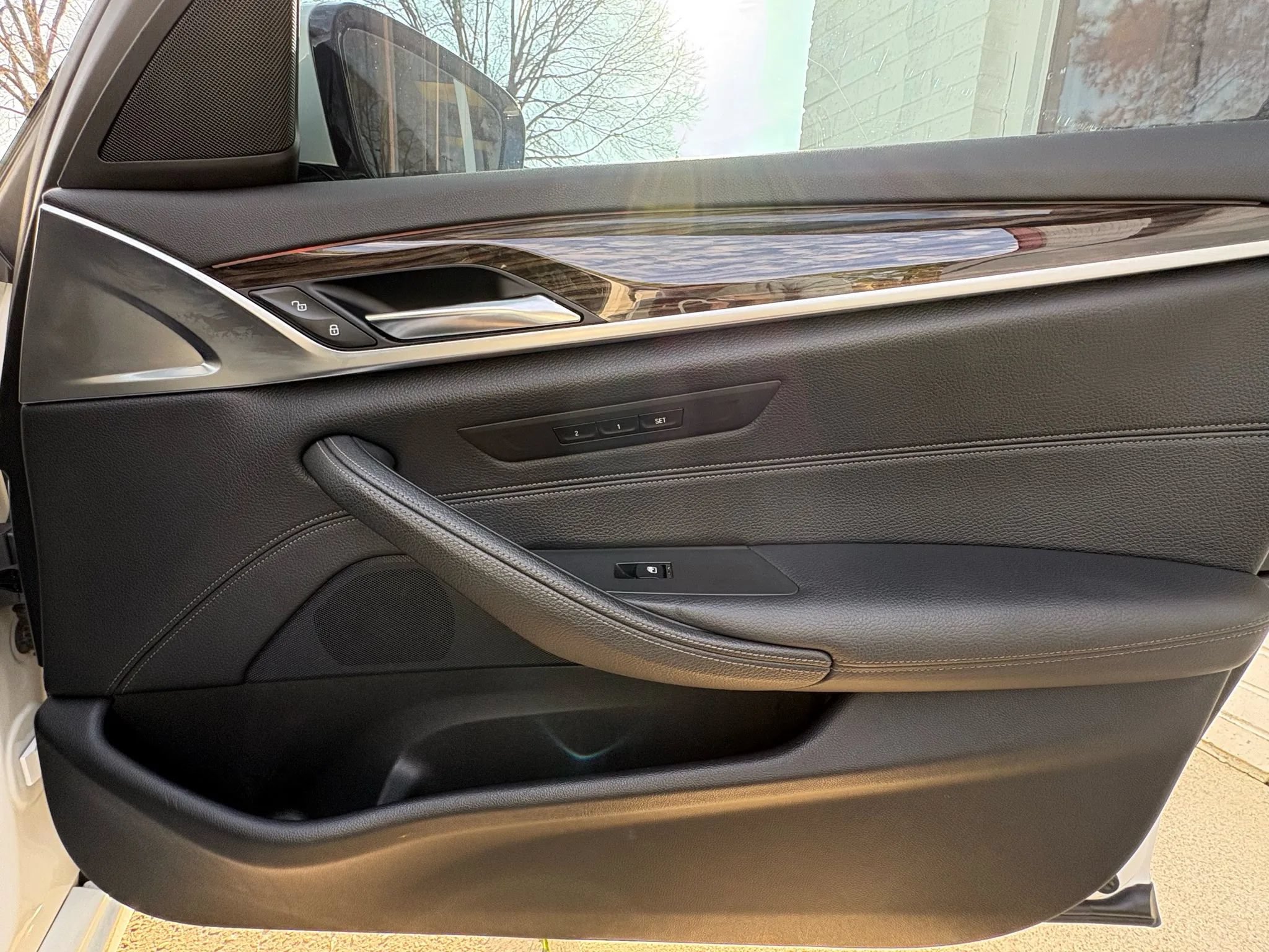 Used 2019 BMW 540i xDrive AWD/4WD image 12